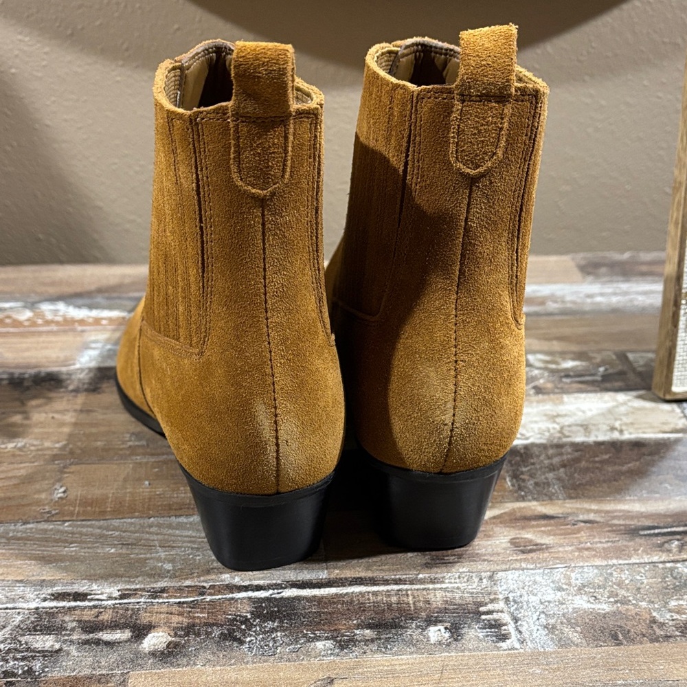 Like New! Marc Fisher Tan Suede Yarita Ankle Booties SZ 6.5 - Picture 6 of 11